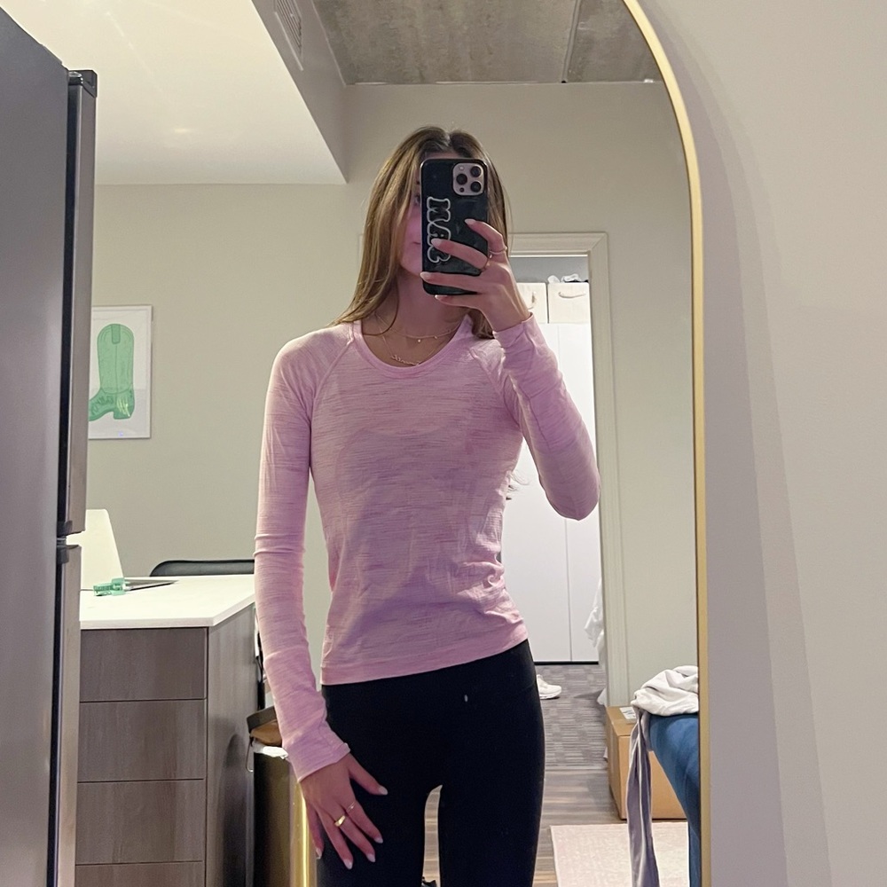LULULEMON SWIFTLY TECH LONGSLEEVE HEATHERED DAHILA MAUVE- NO WHERE ONLINE!
